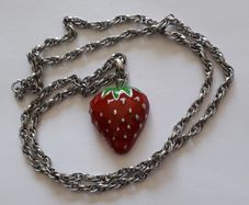 PENDANT - Heavy Enamelled - Strawberry