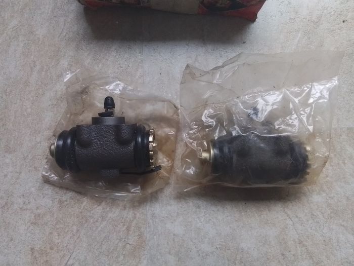 2.Mazda B1800 Wheel Cylinders.