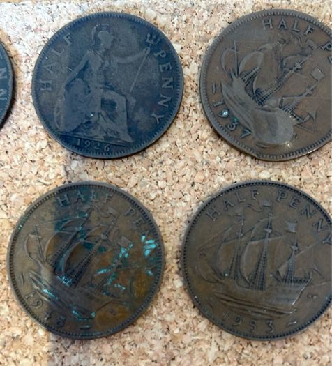 Old Great Britain Half Penny Coins (20)