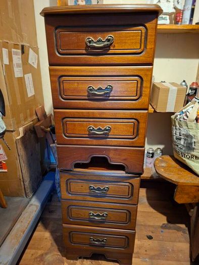 2 Bedside lockers