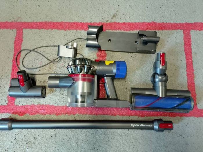 dyson V8 animal