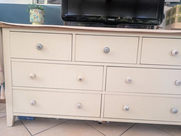 Dresser, solid wood, 6ft  lengtht new handles