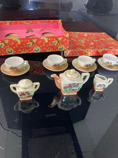 Royal doulton Goabel humble Wade Denton toy tea set figurine lot