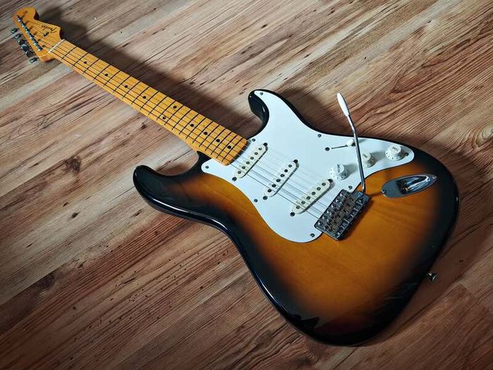 Fender Japan Vintage Series '57 Stratocaster (Delivery available)