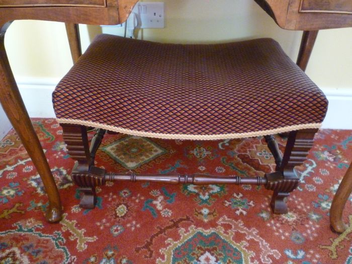 Edwardian William And Mary mahogany Stool. Genuine Antique Edwardian. Excellent condition. Solid & weighty.