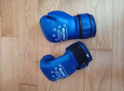 6oz blue boxing gloves