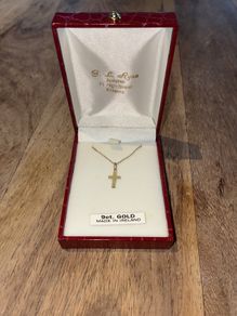 9 Carat Gild Cross necklace