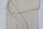 Mens cable-knit long sleeve crew neck sweater cream size medium