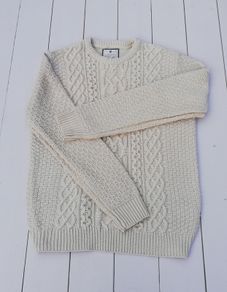 Mens cable-knit long sleeve crew neck sweater cream size medium