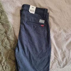 BNWT boys Levi chinos navy