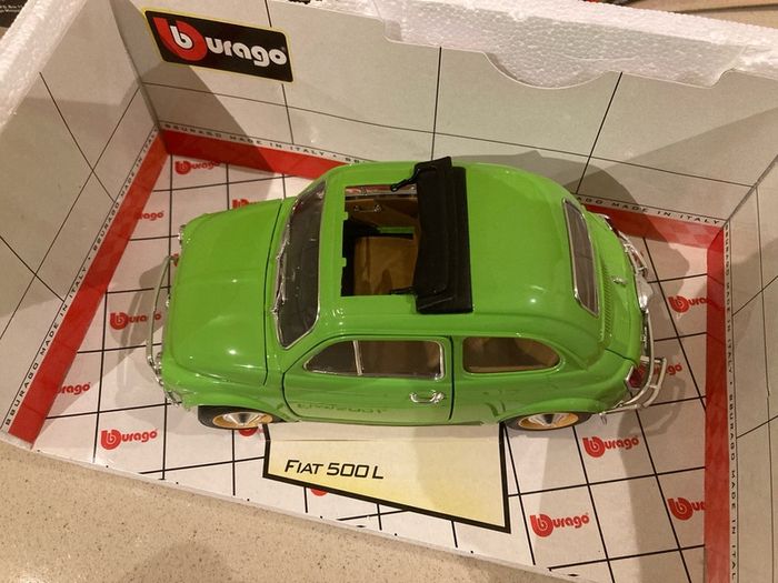 Fiat 500 L 1/16 Burago