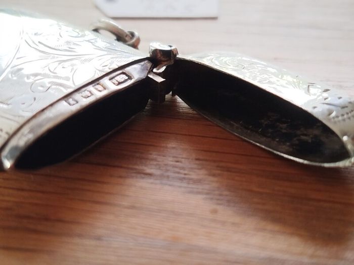 Antique Sterling Silver Vesta Case - High Shine Finish (Birmingham 1923)