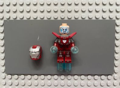 lego super heroes sh0232 Silver Centurion (Iron Man minifigure- Mark 33 Armor)