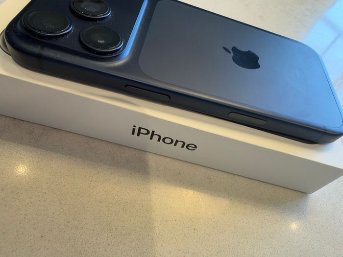 Apple iPhone 17 Pro 1TB - Applecare+ - 97% Batt