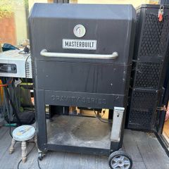 Master built BBQ SMOKER