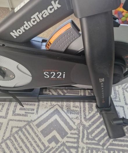 Nordic Track s22i Studio bike like new, Delivery available