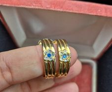 Vintage Earrings with small Flowers