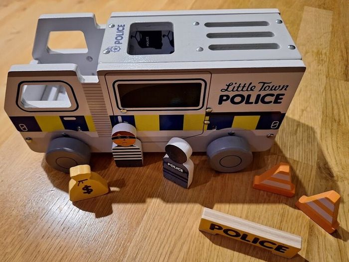 Little Town 2 in 1 Wooden Police Vehicle and Police Station
