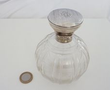 Sterling silver globe cut-glass perfume bottle Birmingham 1916