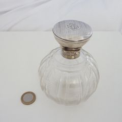 Sterling silver globe cut-glass perfume bottle Birmingham 1916