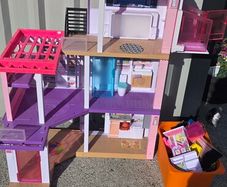 Barbie DreamHouse