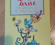 Roald Dahl - The Giraffe and the Pelly and Me