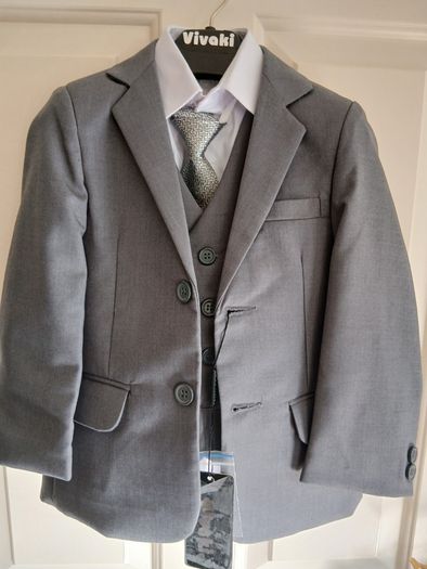 Boys suit age 3 years