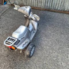 Three wheel kids motorbike