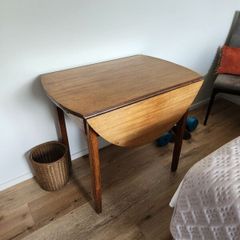 Mahogany hunting table