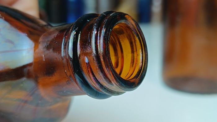 485 - Set of 5 Vintage Brown Amber Glass Screw Top Collectible Decorative Bottles