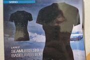 Ski baselayer top