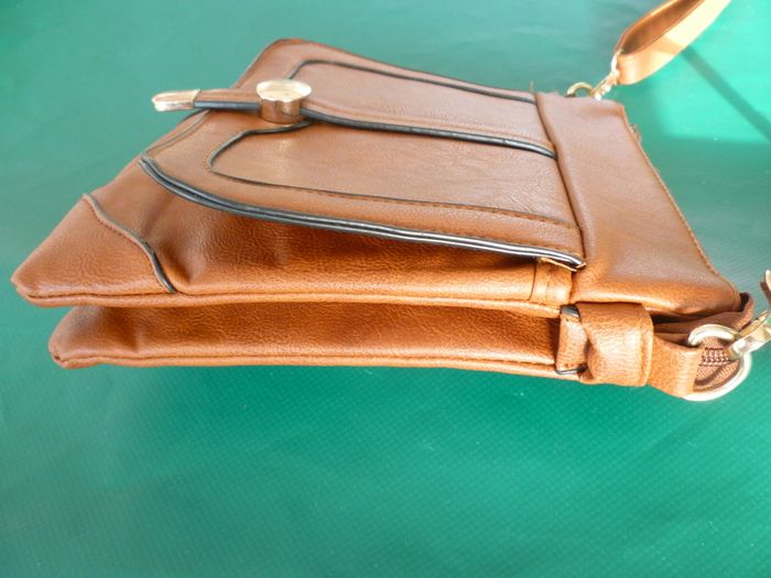 Hand Bag Crossbody Brown Faux Leather Multi Pocket Handbag- Purchased In Carraig Donn