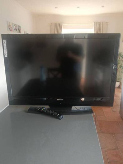 Walker 37" Lcd Tv