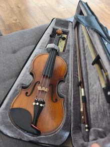 Roisin violin