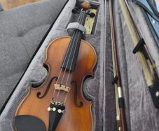 Roisin violin