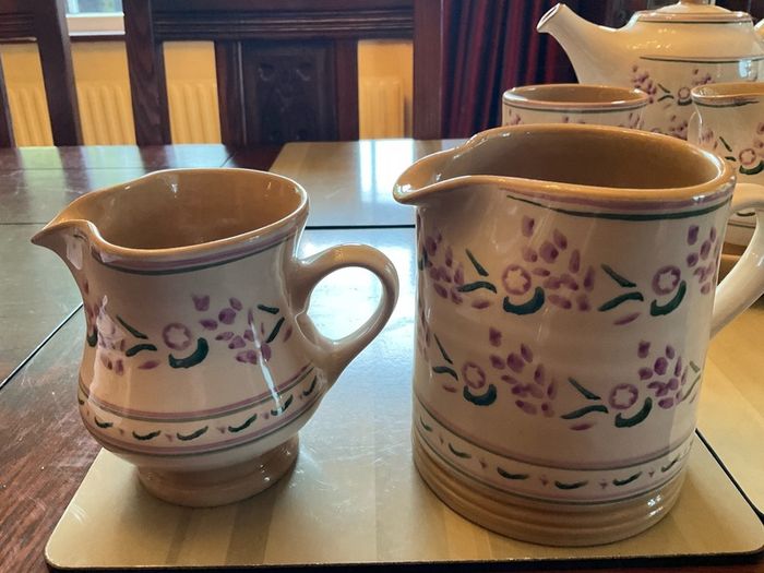Nicholas Mosse Lavender fri:Washington Creek USA , a set if two jugs , a 4 inch creamer and a four and a  half inch cylinder jug