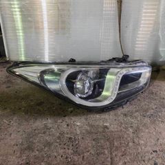 Hyundai i40 drivers headlight