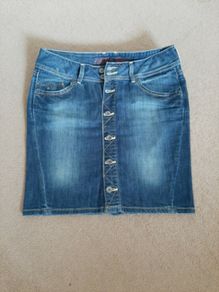 Tommy hilfiger denim skirt