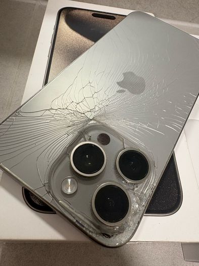 iphone 15 pro max 256 back glass Brocken