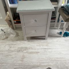 bedroom locker in great condition