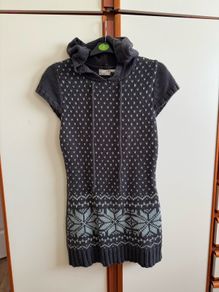 Knitted sleeveless hoodie,size S