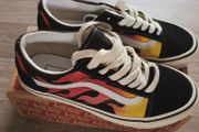 Vans women sneakers/brand new with box