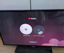 Samsung 40" Full HD TV + Samsung Wireless LAN Adapter (Smart TV upgrade)