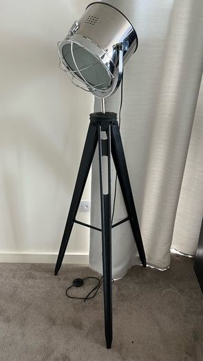 Floor lamp