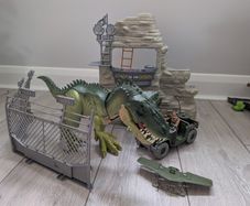 Jurassic clash beast playset