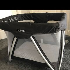 Nuna sena mini travel cot