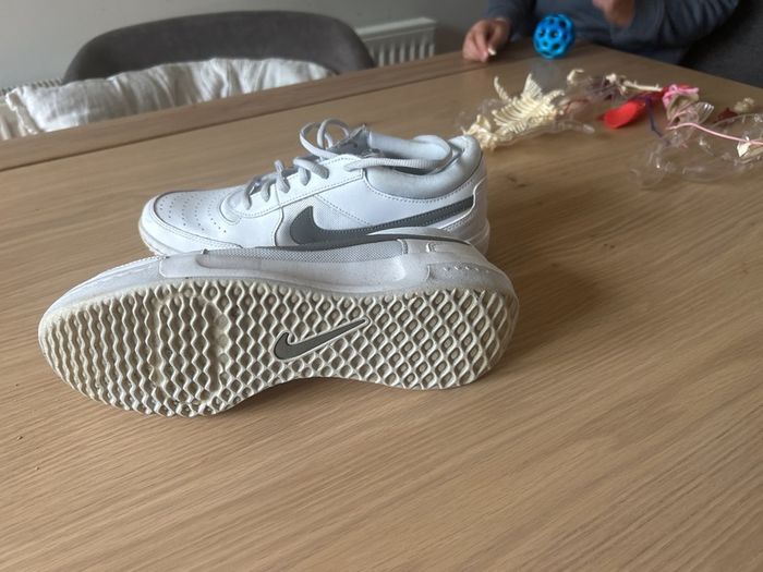 Nike tennis / padel trainers  - court lite - hardly worn