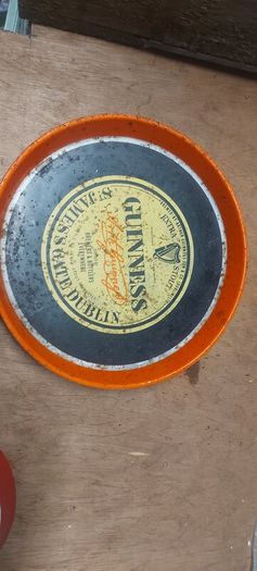 vintage Guinness metal drinks tray ,hard to come by, collectors item,,buyer collects or pays postage thank you, great advertising patina,,used condition, see pictures for condition, sold as seen