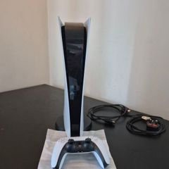 Playstation 5 Digital Edition + brand new controller