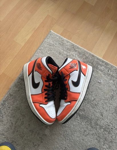 Jordan 1 Mid